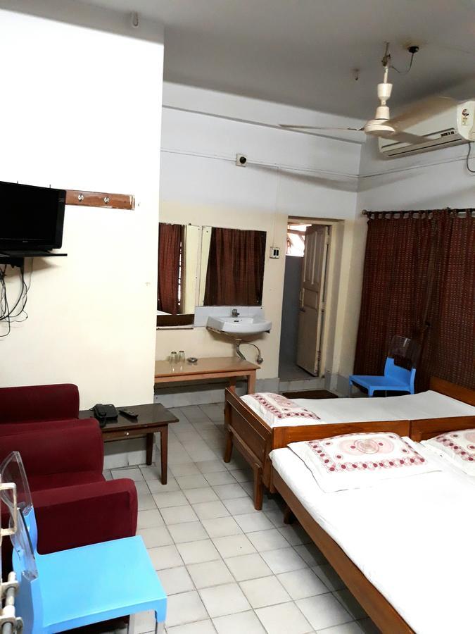 Chaiti Lodge - Santiniketan Bolpur Buitenkant foto