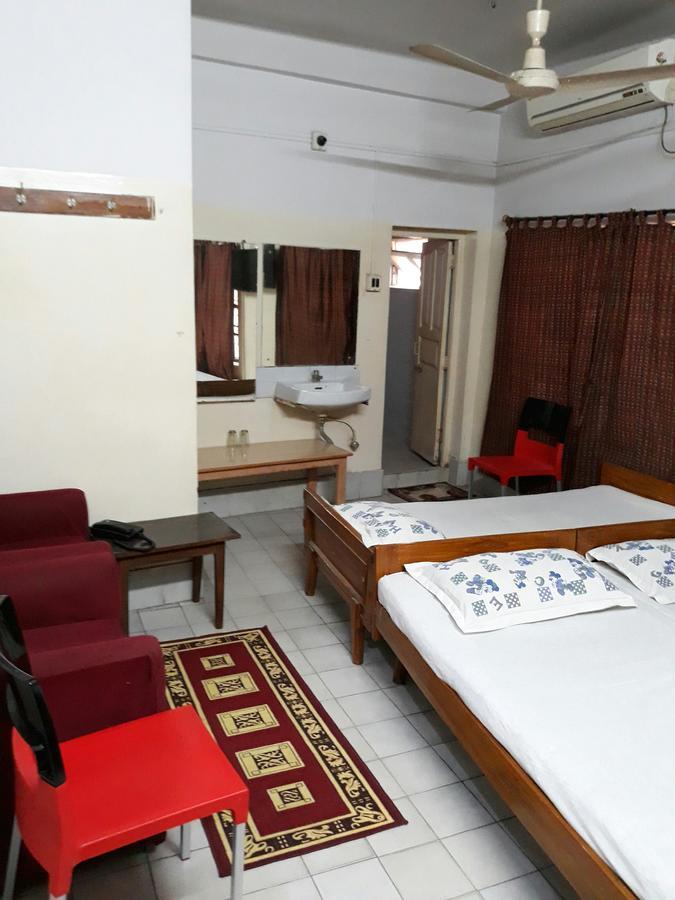 Chaiti Lodge - Santiniketan Bolpur Buitenkant foto