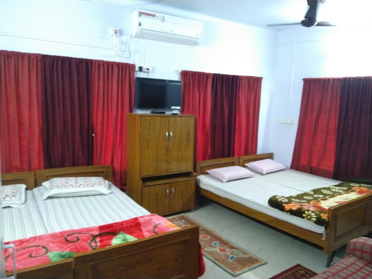 Chaiti Lodge - Santiniketan Bolpur Buitenkant foto